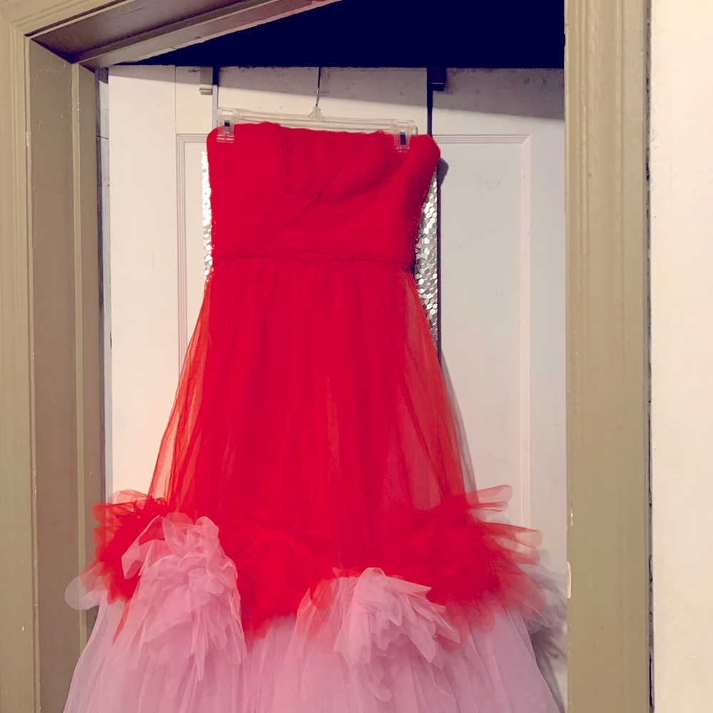 Elegant, stunning BCBG couture.